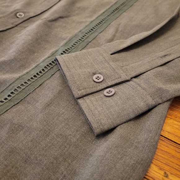 NWT Men's Grey Button Up Shirt - Picture 6 of 8